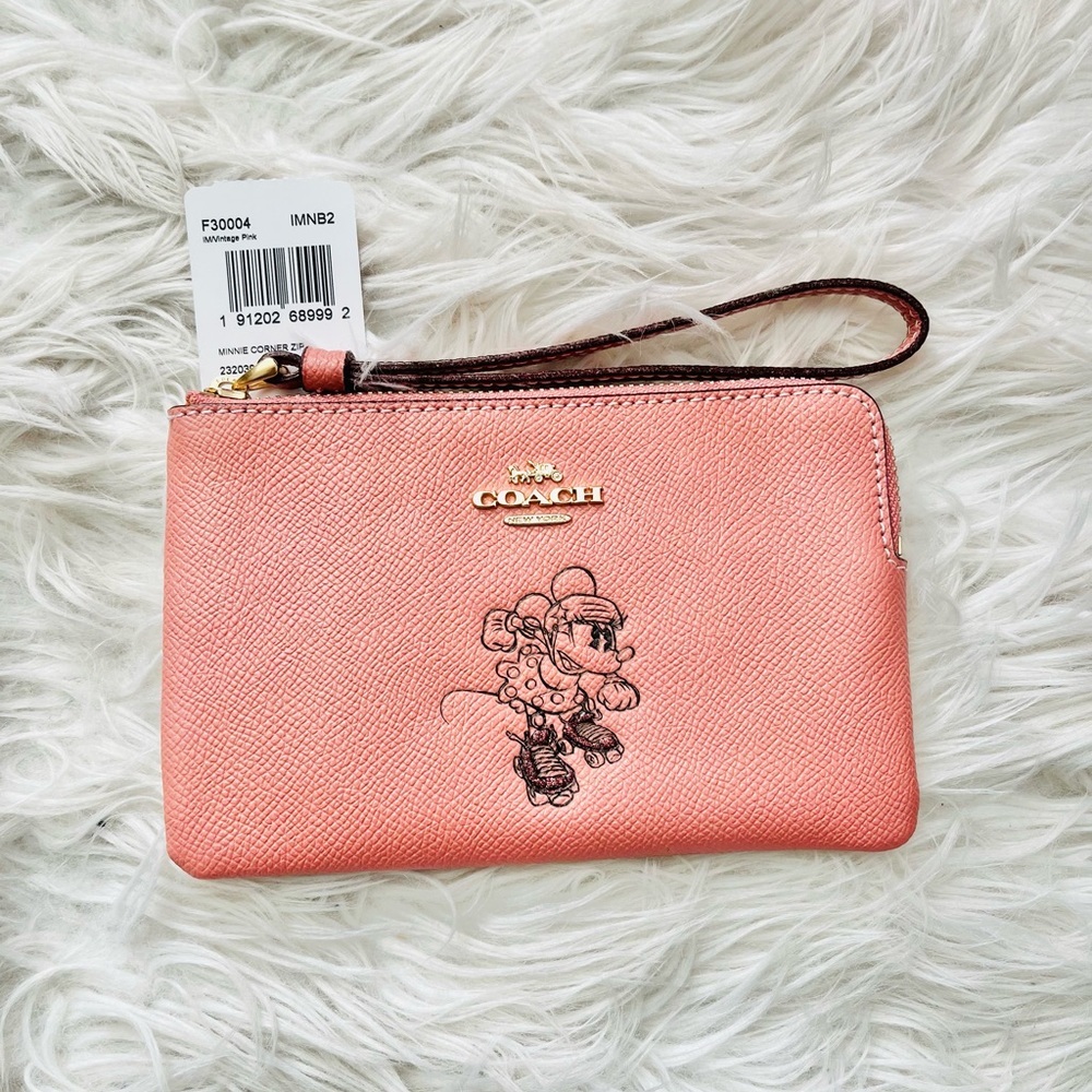 Coach x Disney Corner Zip Wristlet With Minnie Mouse Motif (Pink) [#F30004]